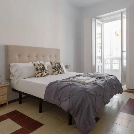 Sh La Casa Del Loro. Amplio Apartamento. דירה קדיז