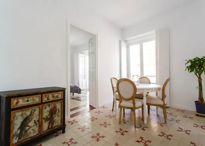 Sh La Casa Del Loro. Amplio Apartamento. דירה קדיז