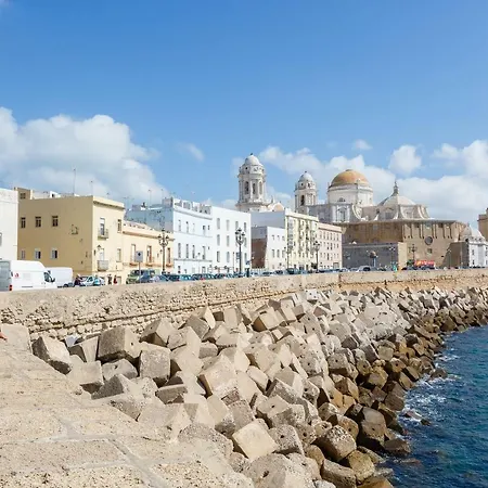 Simplyhosted La Casa Del Loro Apartment Cadiz